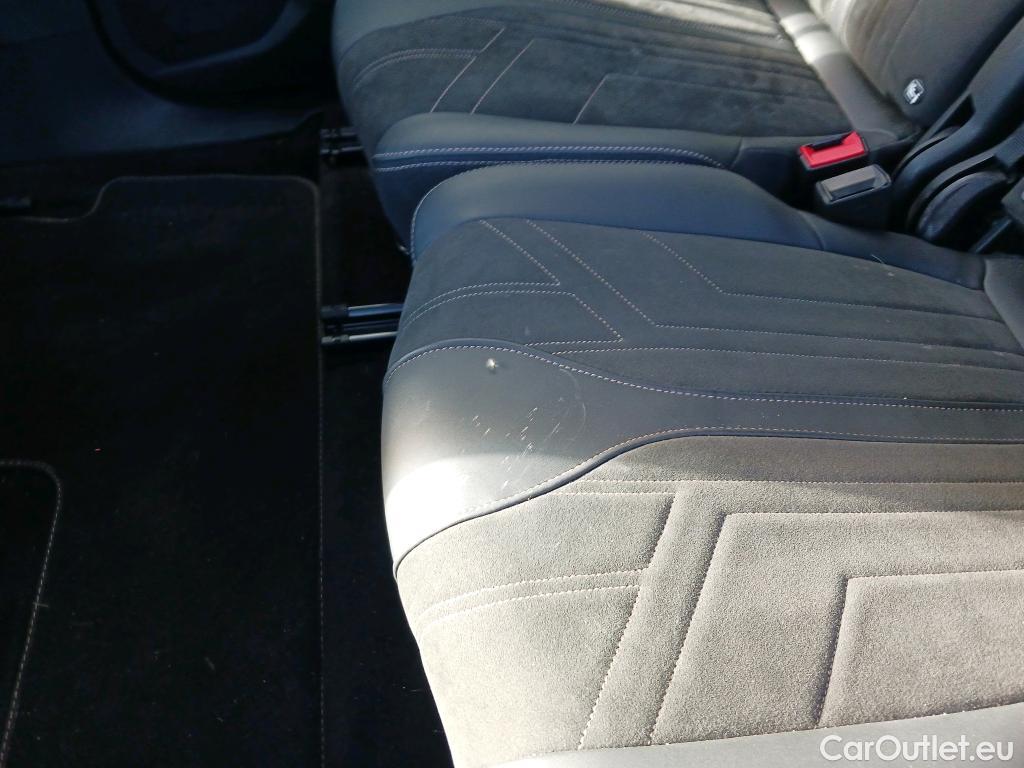  Peugeot  5008 PEUGEOT  / 2020 / 5P / todoterreno 1.6 PureTech 132KW S&S GT Pack EAT8 #22