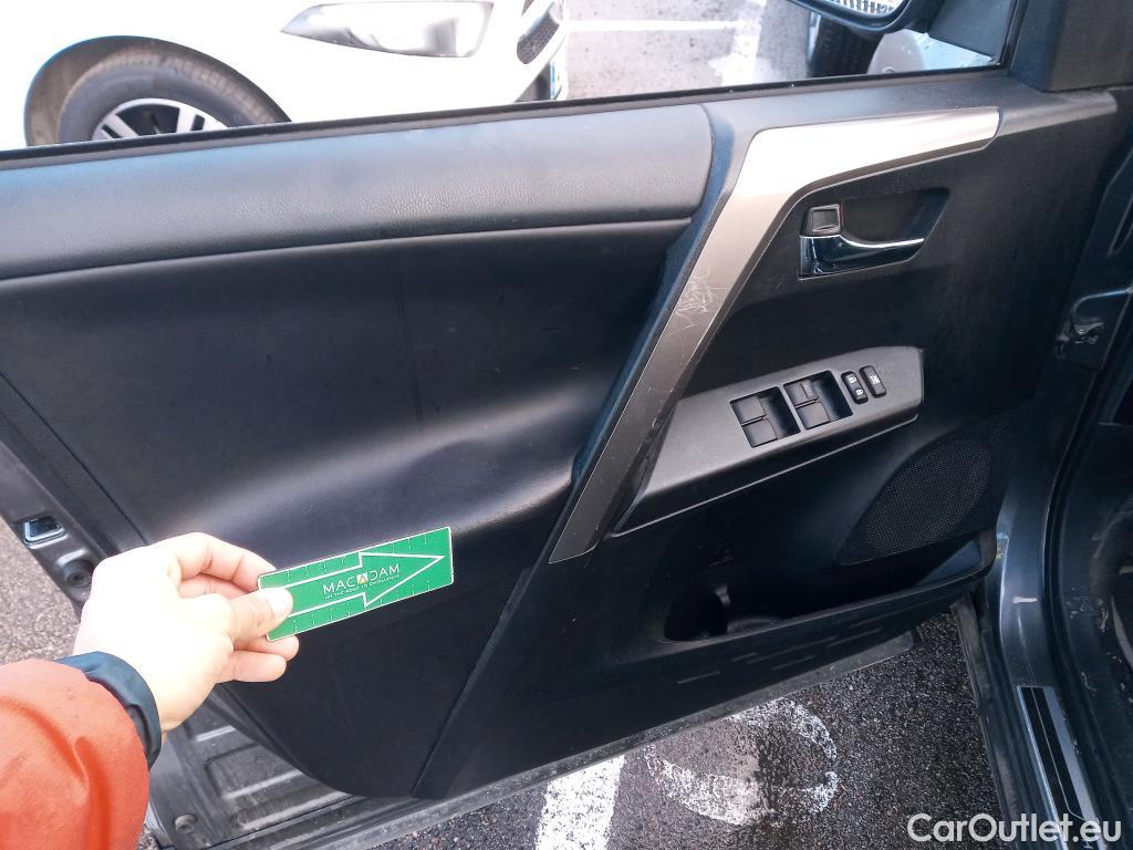  Toyota  RAV4 TOYOTA  / 2015 / 5P / todoterreno 2.5l hybrid 4WD Advance #25