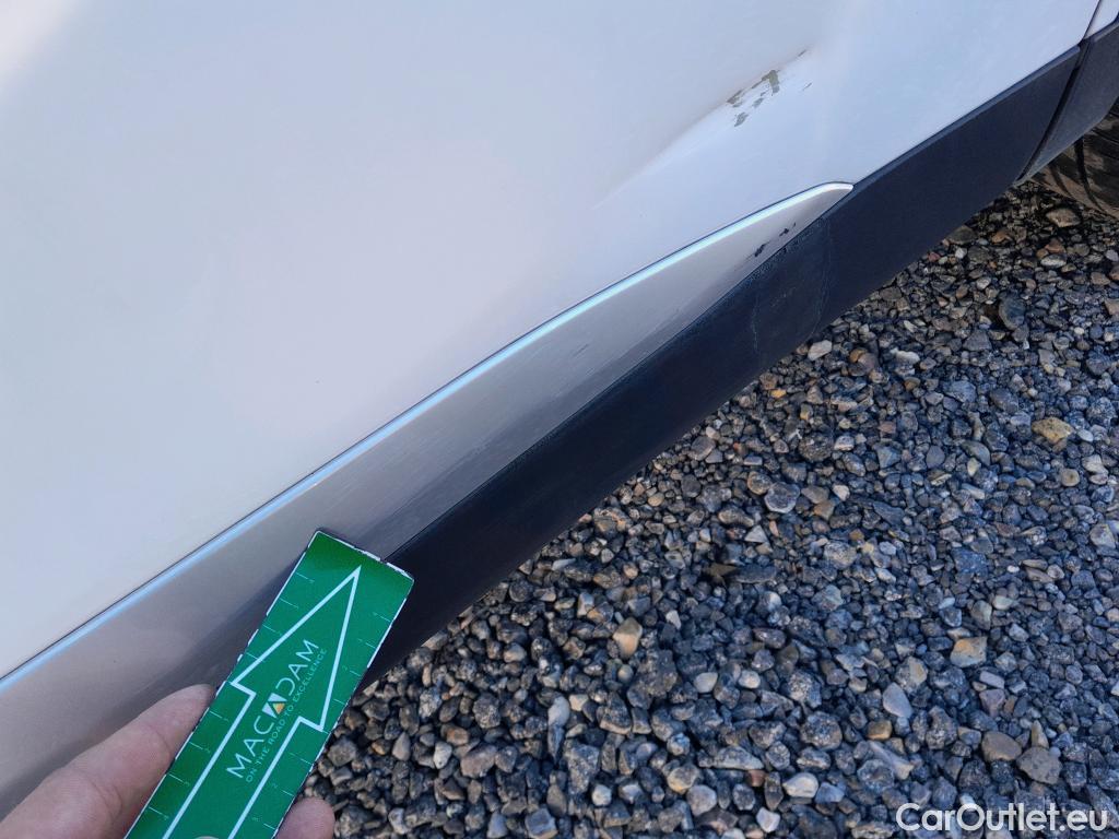  Peugeot  2008 PEUGEOT  / 2019 / 5P / todoterreno Allure BlueHDI 81kW (110CV) #21