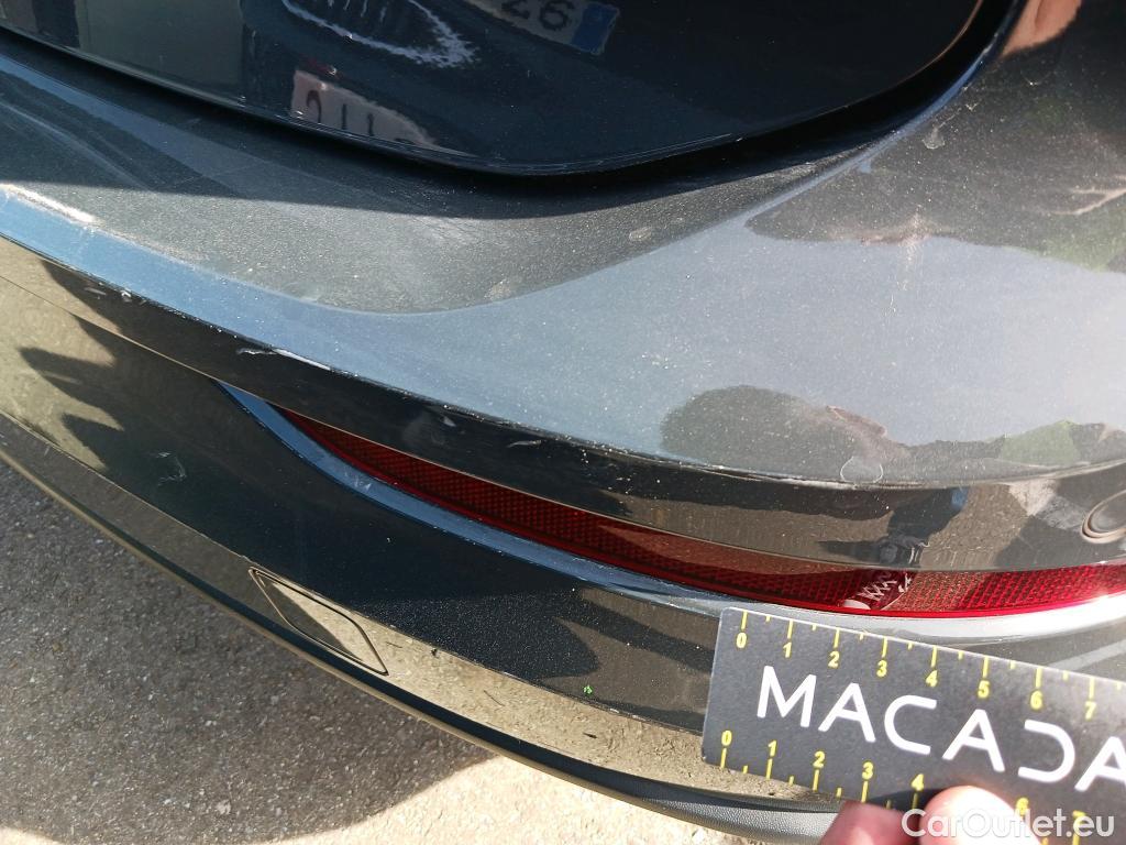  Volkswagen  Golf  VOLKSWAGEN / 2020 / 5P / familiar Life 2.0 TDI 85kW (115CV) Variant #23