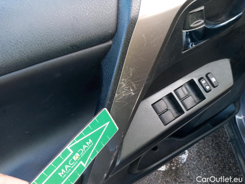  Toyota  RAV4 TOYOTA  / 2015 / 5P / todoterreno 2.5l hybrid 4WD Advance #24