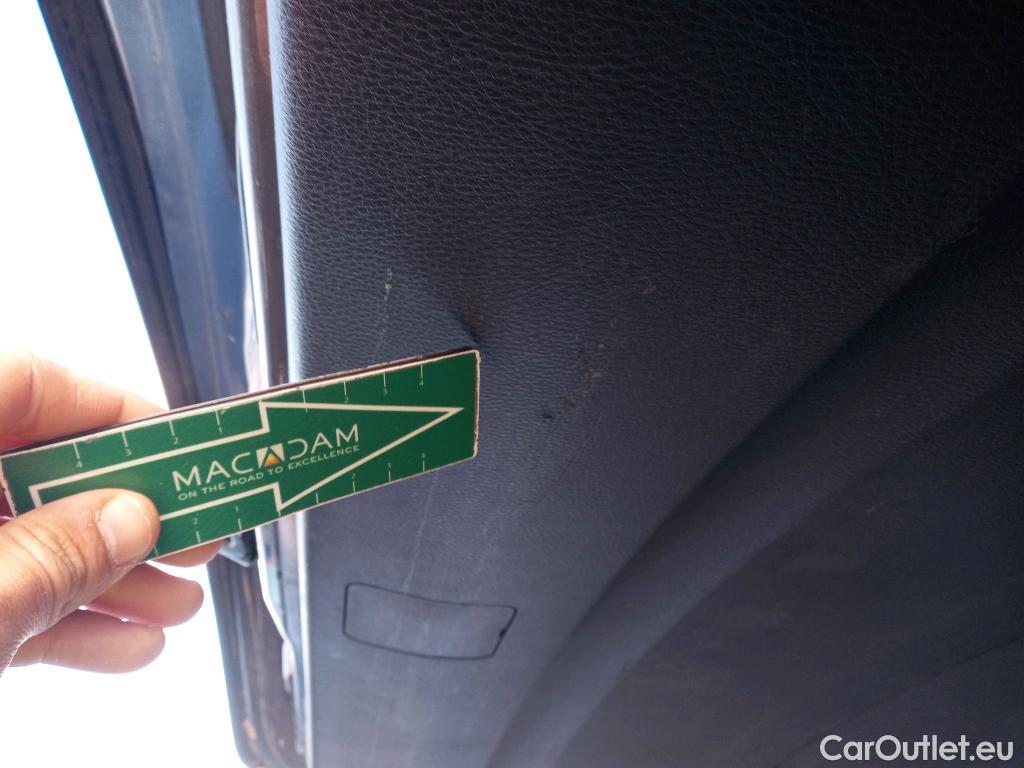  Toyota  RAV4 TOYOTA  / 2015 / 5P / todoterreno 2.5l hybrid 4WD Advance #30