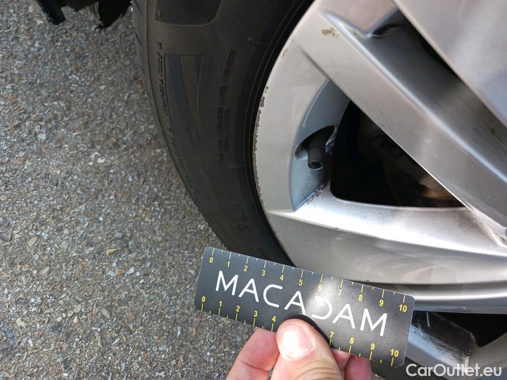  Volkswagen  Golf  VOLKSWAGEN / 2020 / 5P / familiar Life 2.0 TDI 85kW (115CV) Variant #15