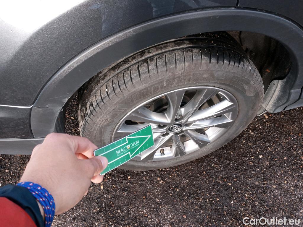  Toyota  RAV4 TOYOTA  / 2015 / 5P / todoterreno 2.5l hybrid 4WD Advance #13