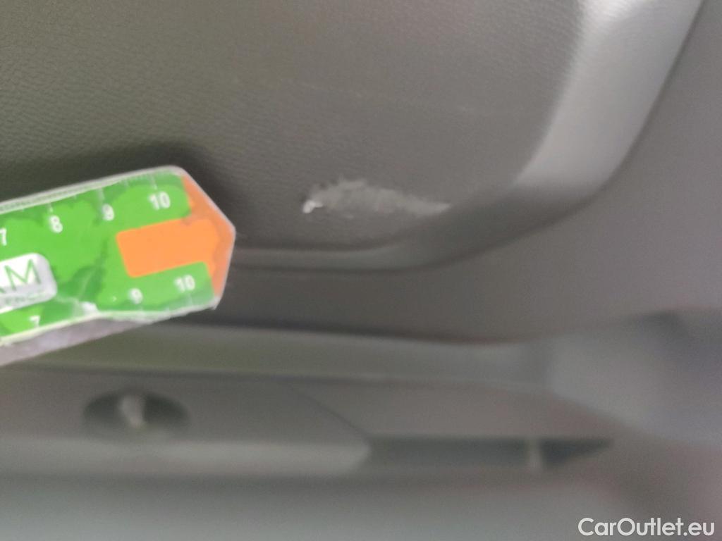  Peugeot  2008 PEUGEOT  / 2019 / 5P / todoterreno Allure Puretech 130 S&S EAT8 #6