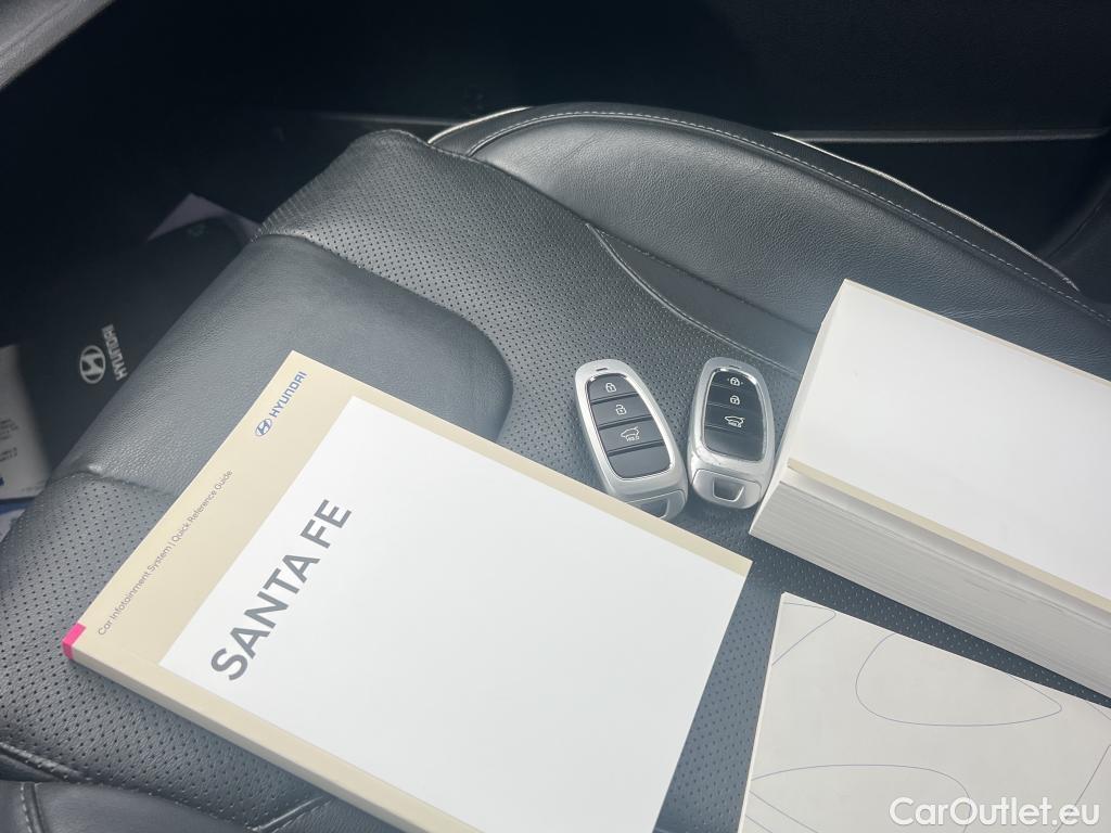  Hyundai  Santa Fe HYUNDAI  / 2021 / 5P / todoterreno 2.2 CRDi Maxx DCT 4x2 #6