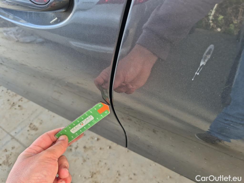  Bmw  Serie 3 BMW  / 2018 / 4P / sedán 318d Auto. #15