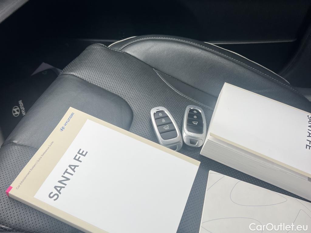  Hyundai  Santa Fe HYUNDAI  / 2021 / 5P / todoterreno 2.2 CRDi Maxx DCT 4x2 #5