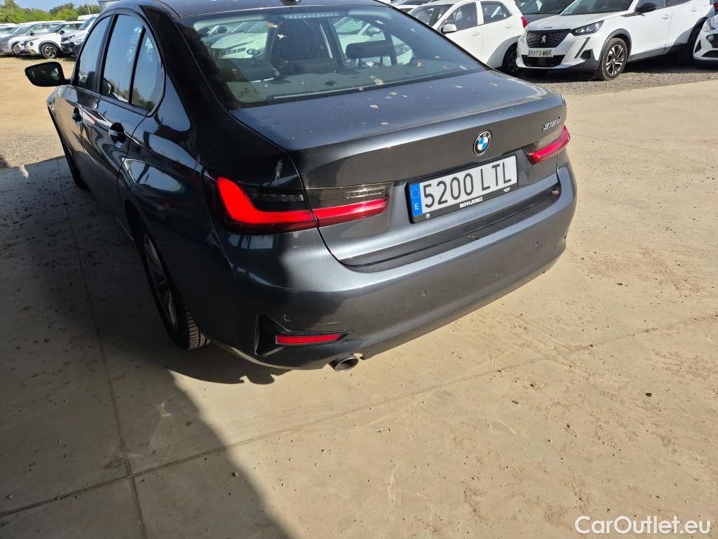  Bmw  Serie 3 BMW  / 2018 / 4P / sedán 318d Auto. #8