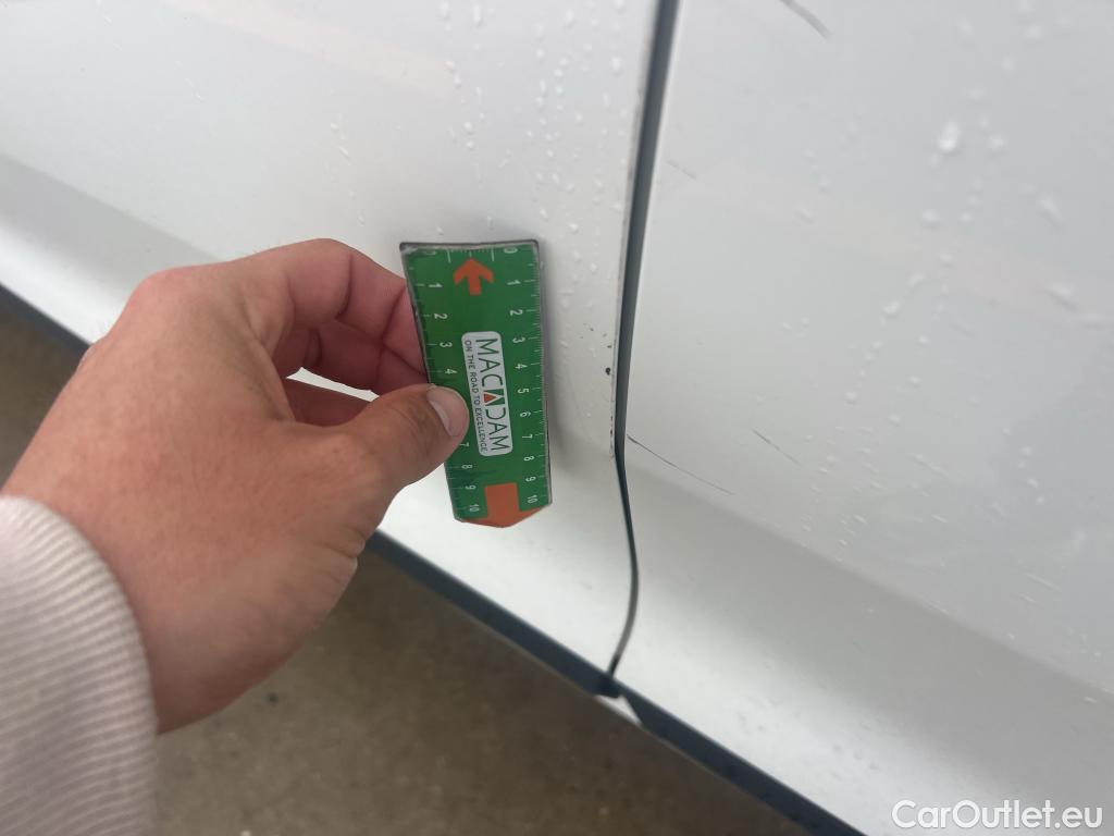  KIA  Niro KIA  / 2019 / 5P / crossover 1.6 GDi HEV 104kW (141CV) Drive #8