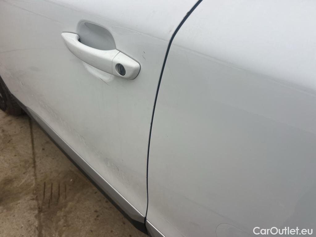  Peugeot  2008 PEUGEOT  / 2019 / 5P / todoterreno Allure BlueHDI 81kW (110CV) #9