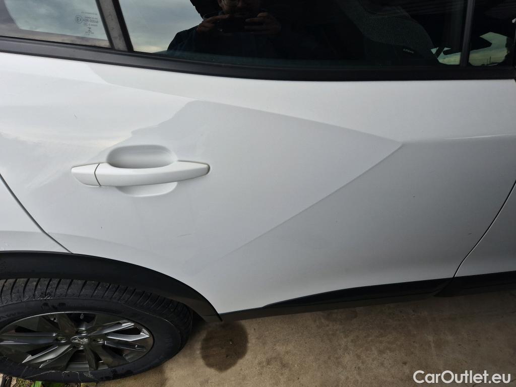  Peugeot  2008 PEUGEOT  / 2019 / 5P / todoterreno Active Pack BlueHDI 81kW (110CV) #32