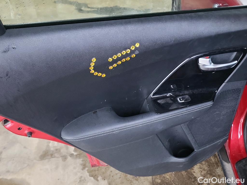  KIA  Niro KIA  / 2019 / 5P / crossover 1.6 GDi HEV 104kW (141CV) Drive #18