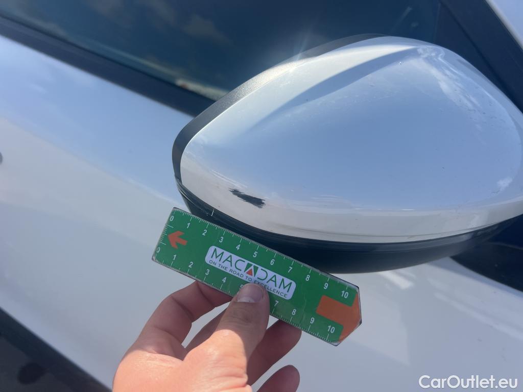  Peugeot  2008 PEUGEOT  / 2019 / 5P / todoterreno Active BlueHDI 81kW (110CV) #19