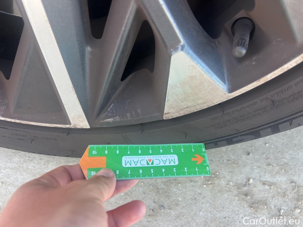  Hyundai  Tucson HYUNDAI  / 2020 / 5P / todoterreno 1.6 CRDI 100kW (136CV) 48V Tecno DCT 2C #4