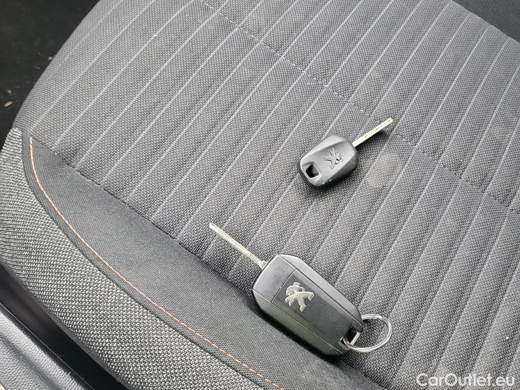  Peugeot  208  Active 1.5 HDi 100CV MT6 E6d #13