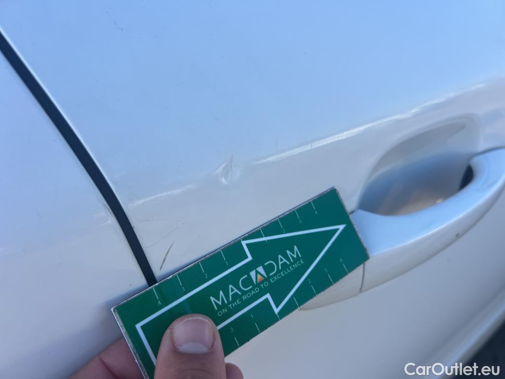  Peugeot  2008 PEUGEOT  / 2019 / 5P / todoterreno Allure Pack BlueHDI 81kW (110CV) (AC) #8