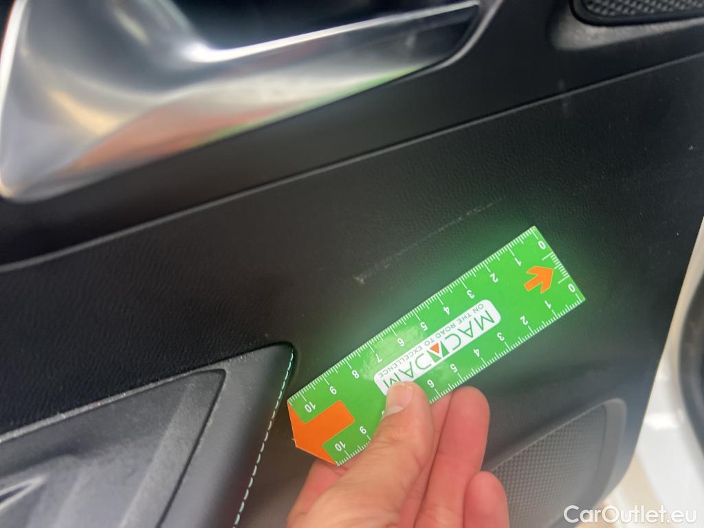  Peugeot  2008 PEUGEOT  / 2019 / 5P / todoterreno Allure BlueHDI 81kW (110CV) #15