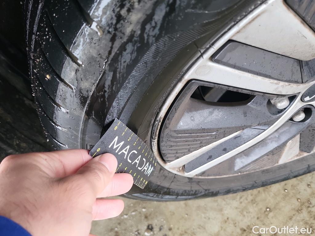  KIA  Niro KIA  / 2019 / 5P / crossover 1.6 GDi HEV 104kW (141CV) Drive #8