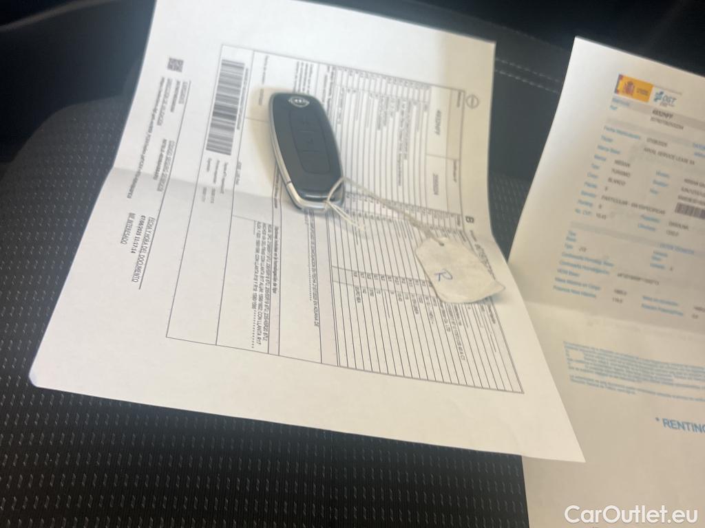  Land Rover  Discovery NISSAN QASHQAI / 2024 / 5P / todoterreno DIG-T 116kW (158CV) mHEV CVT Acenta #1