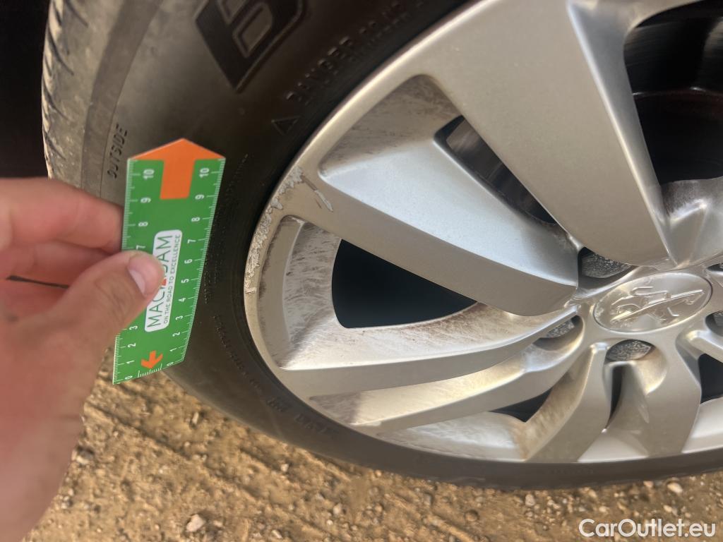  Peugeot  308 PEUGEOT  / 2017 / 5P / berlina con portón 5P Active Pack BlueHDi 100 S&S #19