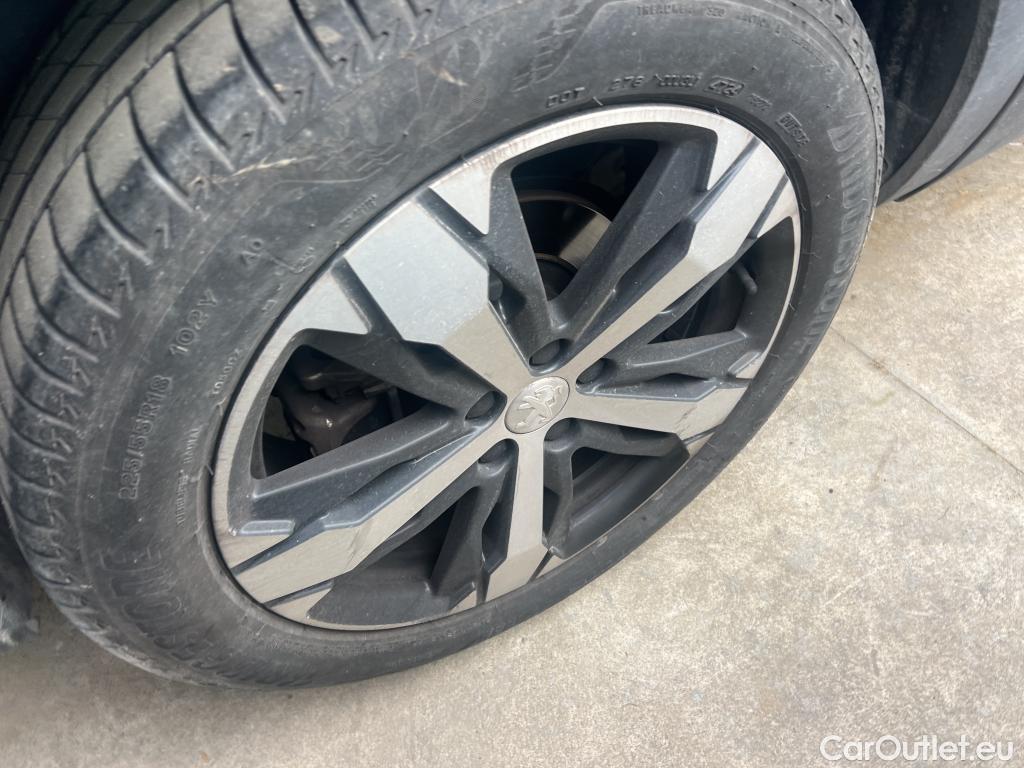  Peugeot  5008 PEUGEOT  / 2020 / 5P / todoterreno 1.5 BlueHDi 96kW S&S Allure Pack EAT8 #7