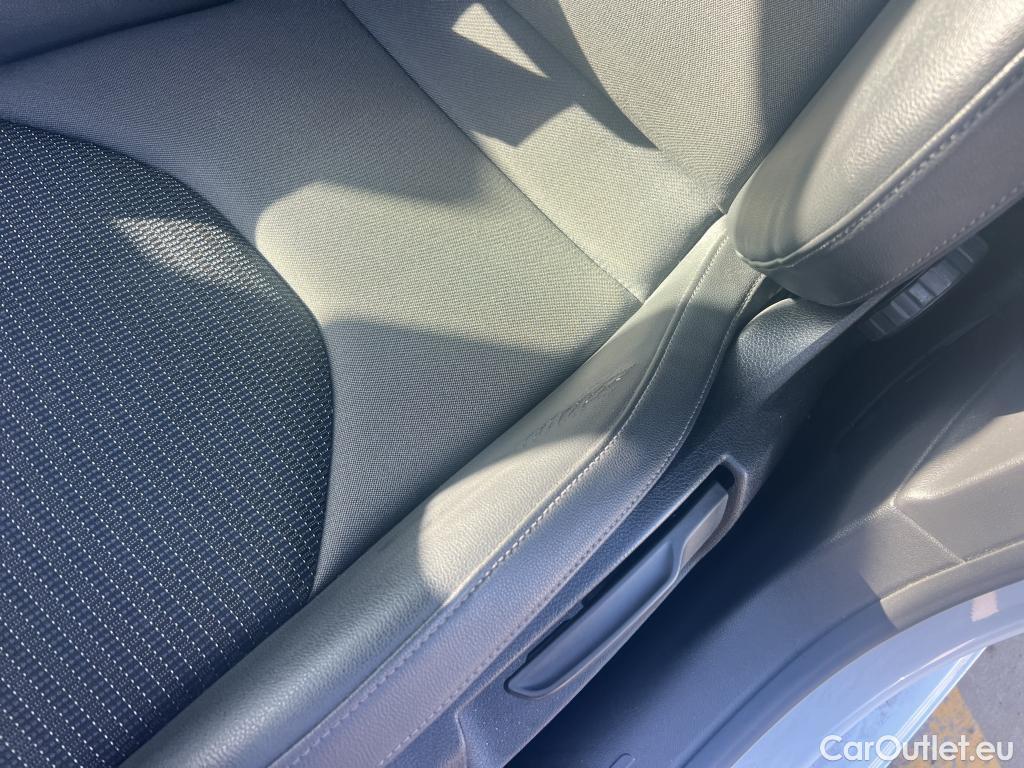  Seat  Leon SEAT León / 2016 / 5P / berlina con portón 2.0 TDI 110kW DSG-7 S&S Xcellence Ed Pl #3