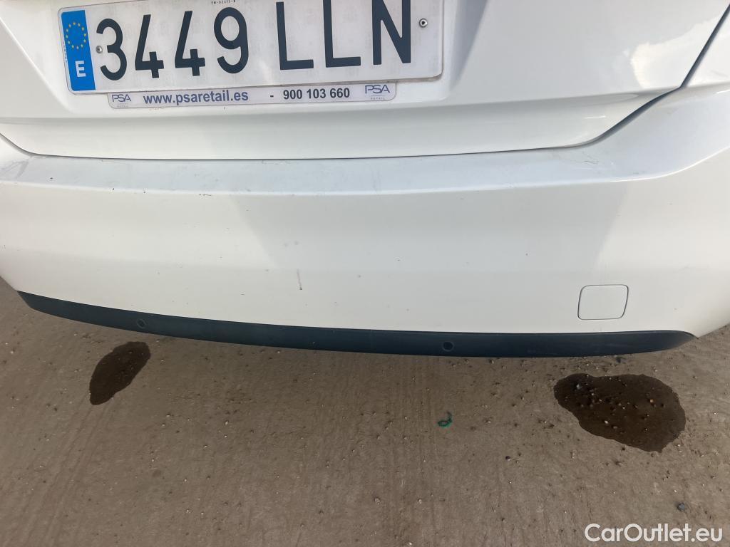  Peugeot  308 PEUGEOT  / 2017 / 5P / berlina con portón 5P Active Pack BlueHDi 100 S&S #34