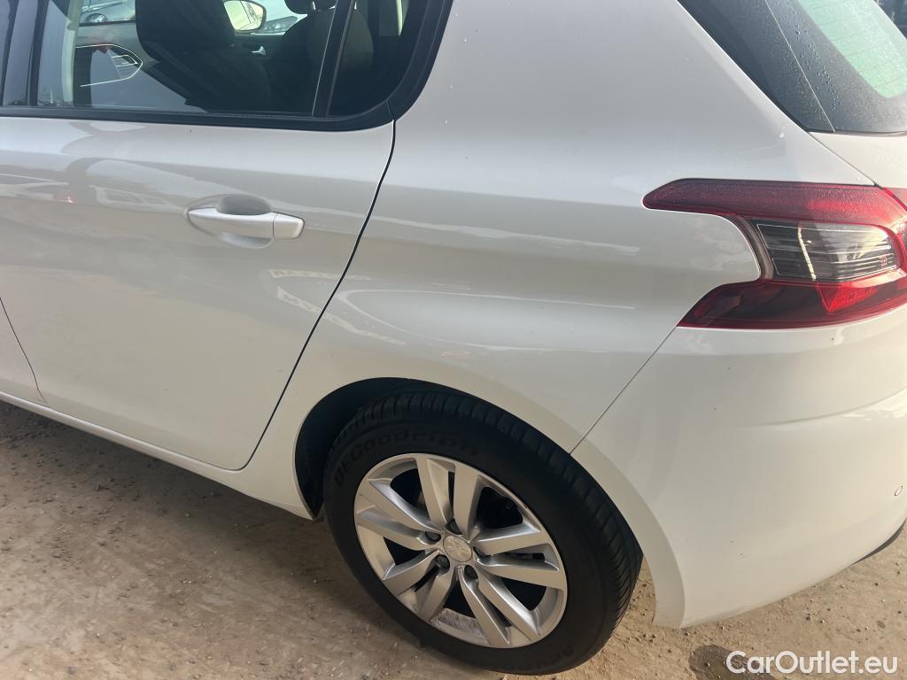  Peugeot  308 PEUGEOT  / 2017 / 5P / berlina con portón 5P Active Pack BlueHDi 100 S&S #3