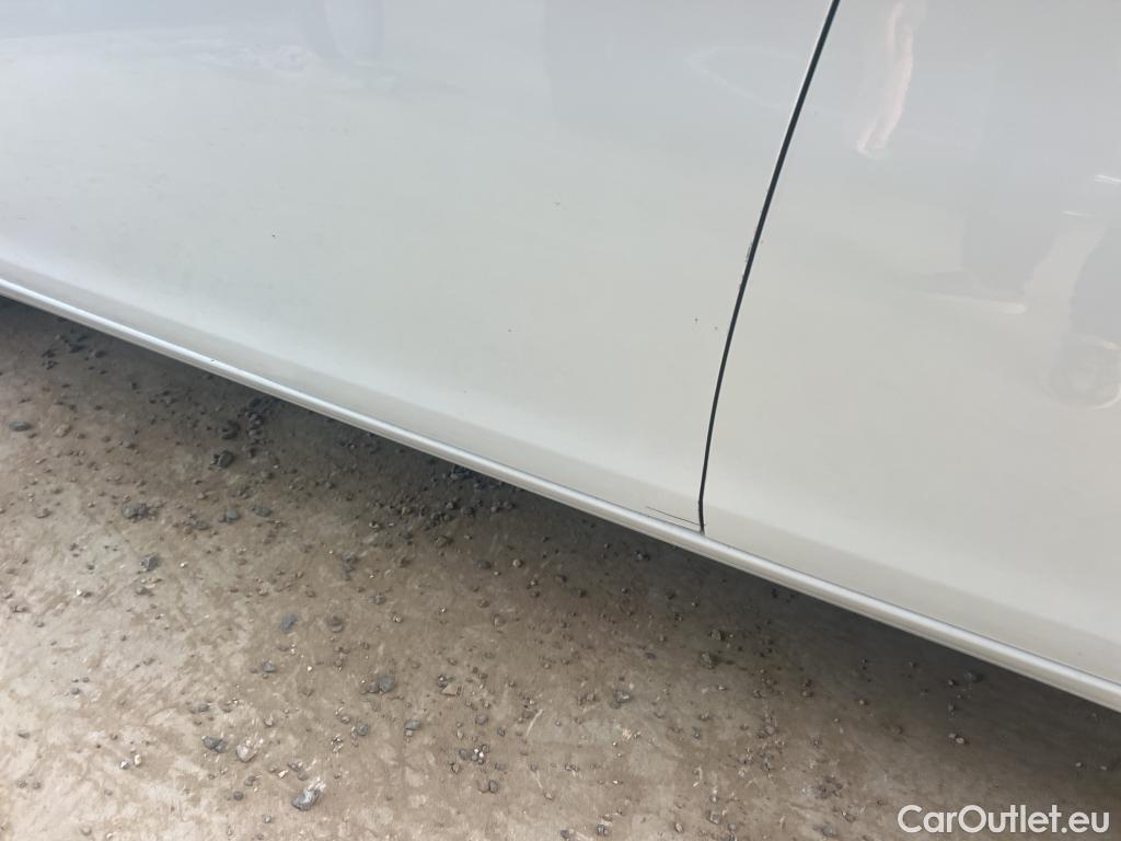  Peugeot  308 PEUGEOT  / 2017 / 5P / berlina con portón 5P Active Pack BlueHDi 100 S&S #11