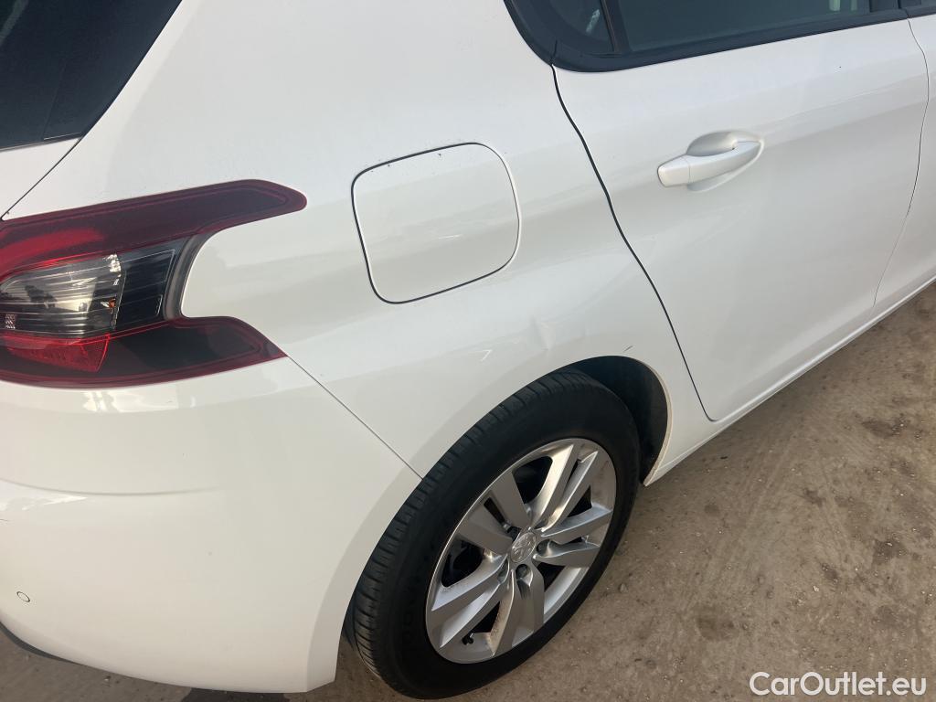  Peugeot  308 PEUGEOT  / 2017 / 5P / berlina con portón 5P Active Pack BlueHDi 100 S&S #4