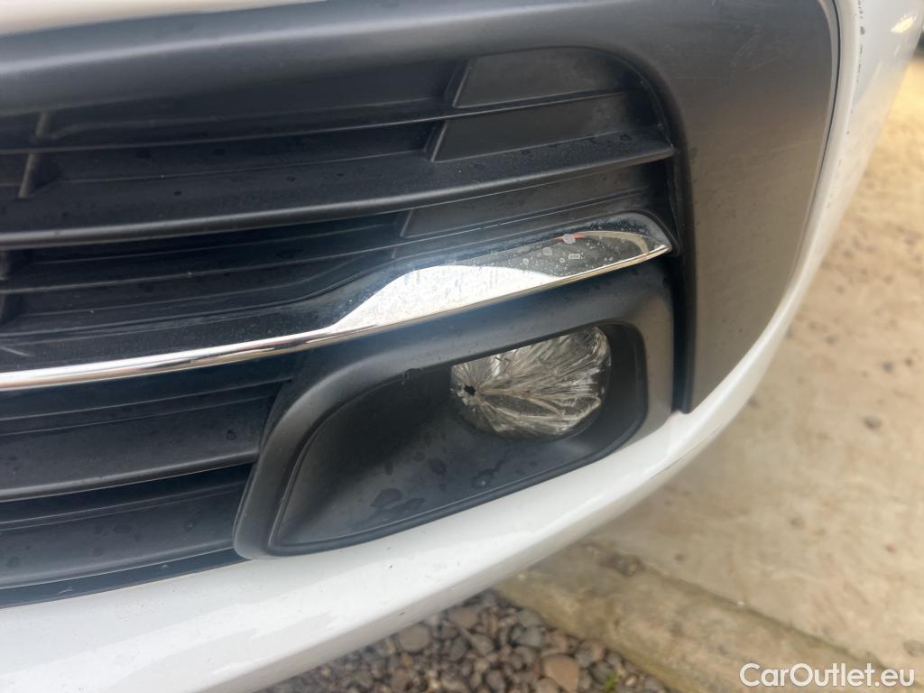  Peugeot  308 PEUGEOT  / 2017 / 5P / berlina con portón 5P Active Pack BlueHDi 100 S&S #8