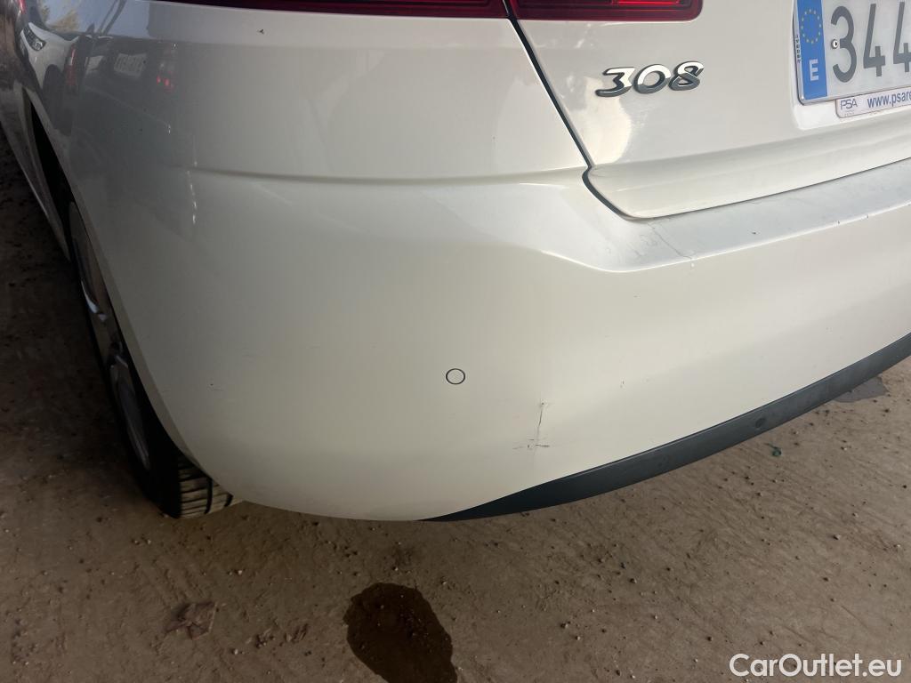  Peugeot  308 PEUGEOT  / 2017 / 5P / berlina con portón 5P Active Pack BlueHDi 100 S&S #35