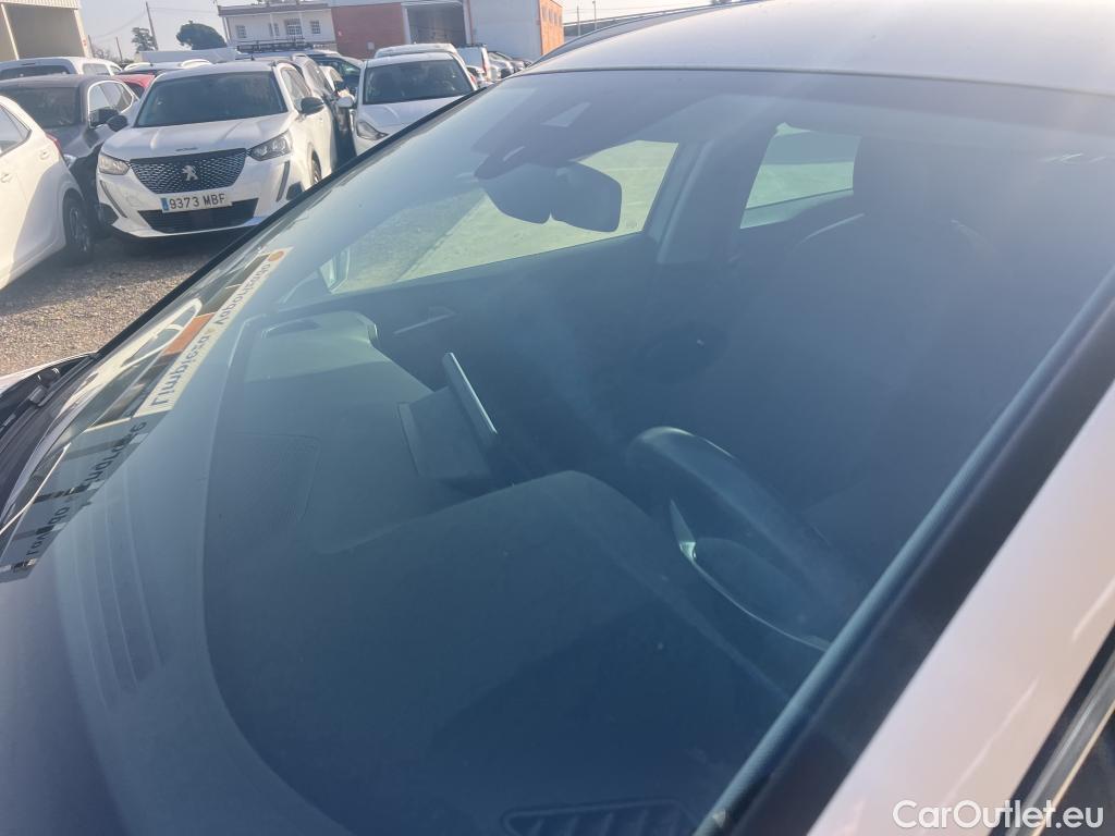  Seat  Leon SEAT Nuevo León / 2020 / 5P / familiar SP 1.4 e-Hybrid DSG S&S Xcellence Go L #1