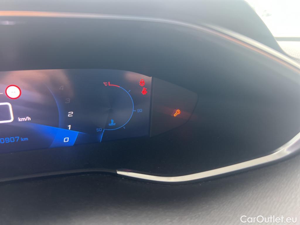  Peugeot  308 PEUGEOT  / 2017 / 5P / berlina con portón 5P Active Pack BlueHDi 100 S&S #9