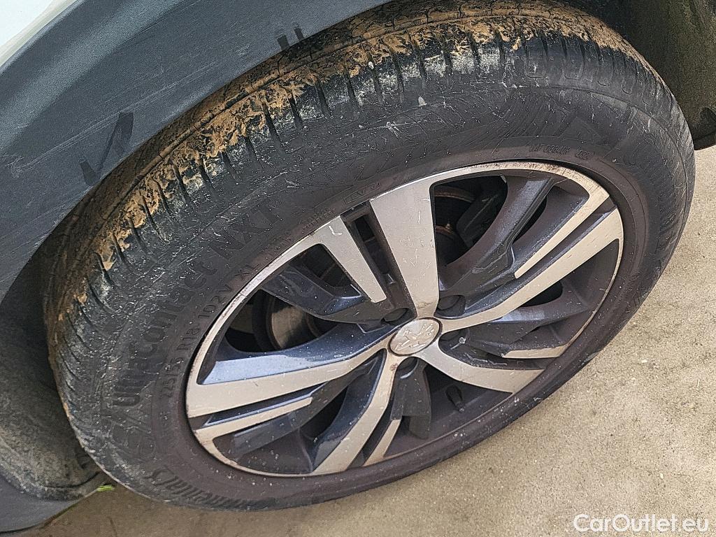  Peugeot  5008 PEUGEOT  / 2017 / 5P / todoterreno Allure BlueHDi 96kW (130CV) S&S EAT8 (CX) #7