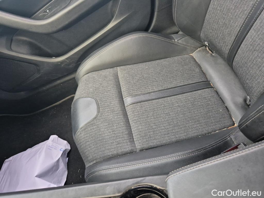  Peugeot  508 PEUGEOT  / 2018 / 5P / berlina con portón 5P Allure BlueHDi 120kW (160) S&S EAT8 #22