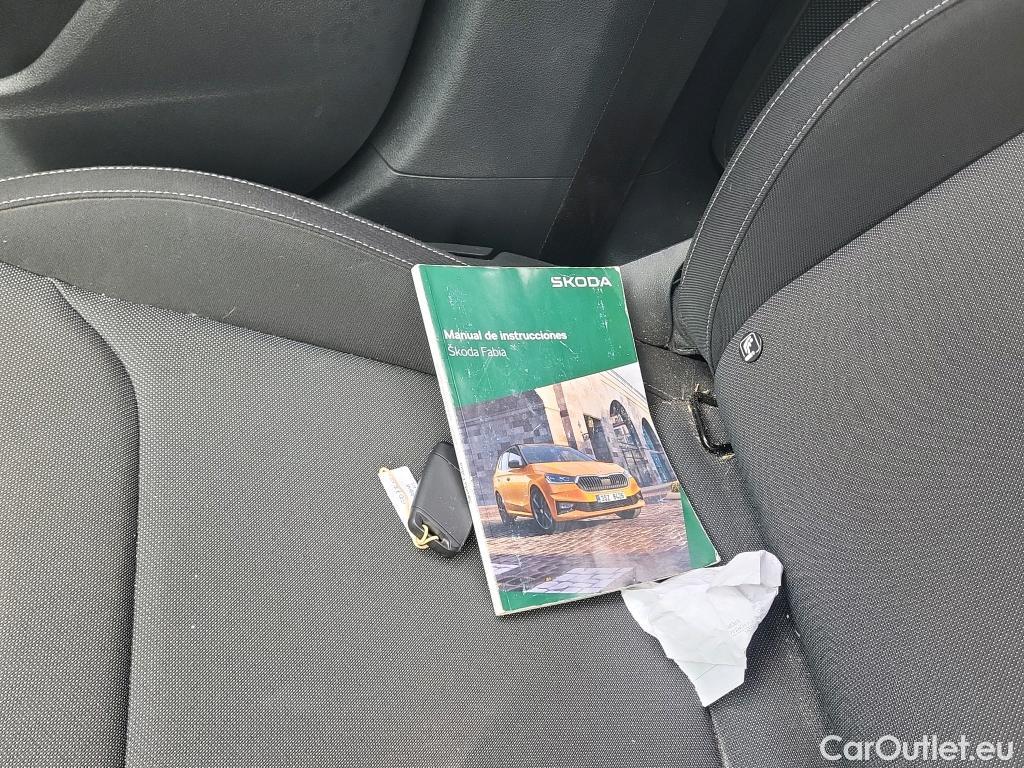  Skoda  Fabia SKODA  / 2021 / 5P / berlina con portón 1.0 TSI 85KW (115CV) Selection  #2