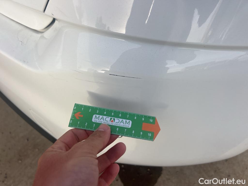  Peugeot  308 PEUGEOT  / 2017 / 5P / berlina con portón 5P Active Pack BlueHDi 100 S&S #33