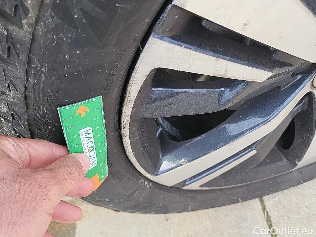  Peugeot  5008 PEUGEOT  / 2017 / 5P / todoterreno Allure BlueHDi 96kW (130CV) S&S EAT8 (CX) #4