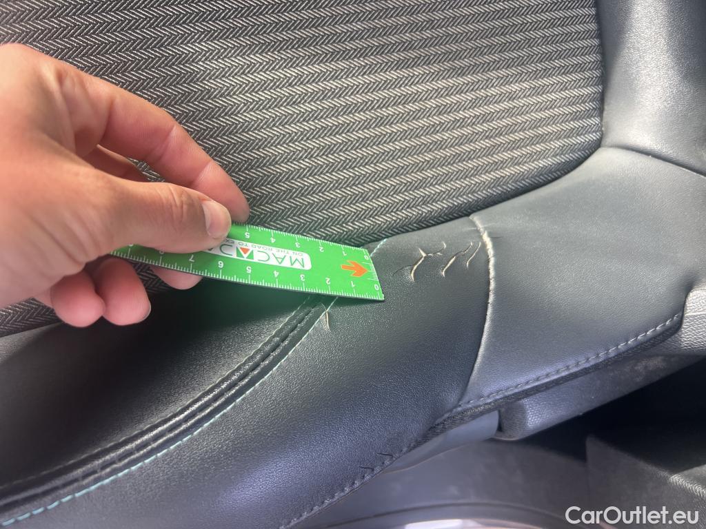  Peugeot  5008 PEUGEOT  / 2020 / 5P / todoterreno 1.5 BlueHDi 96kW S&S Allure Pack EAT8 #14