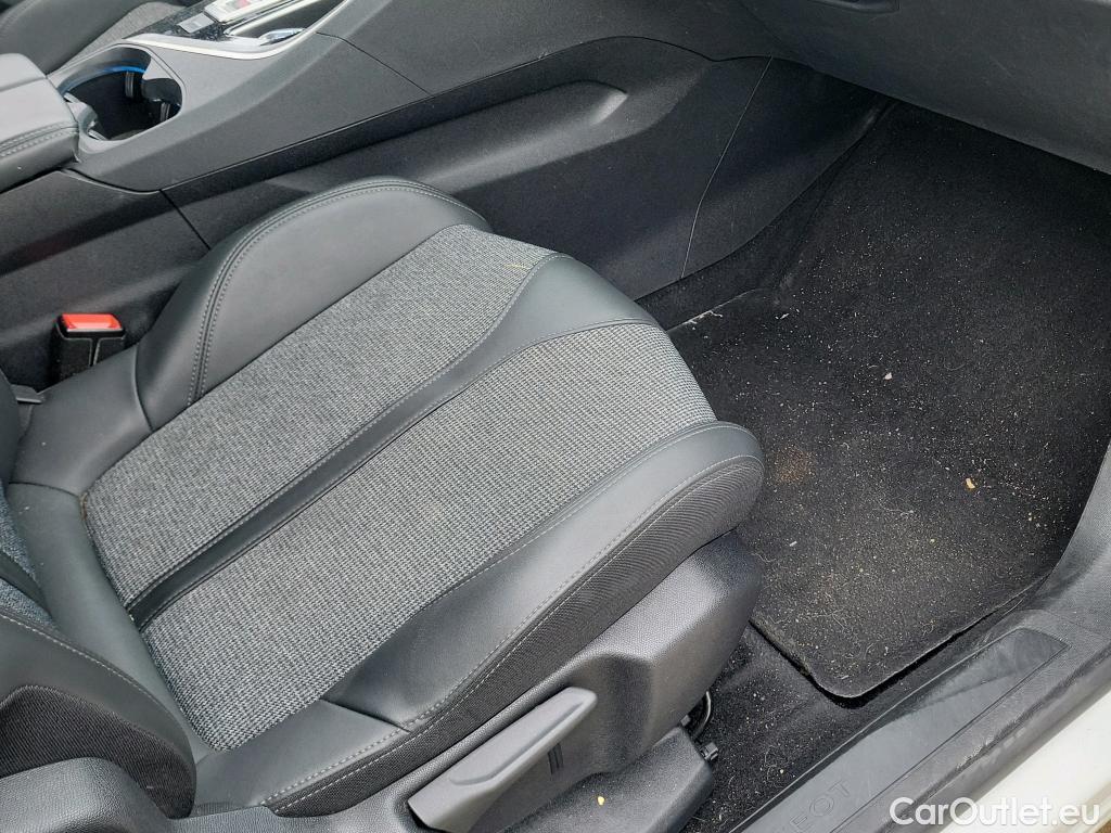  Peugeot  5008 PEUGEOT  / 2017 / 5P / todoterreno Allure BlueHDi 96kW (130CV) S&S EAT8 (CX) #44