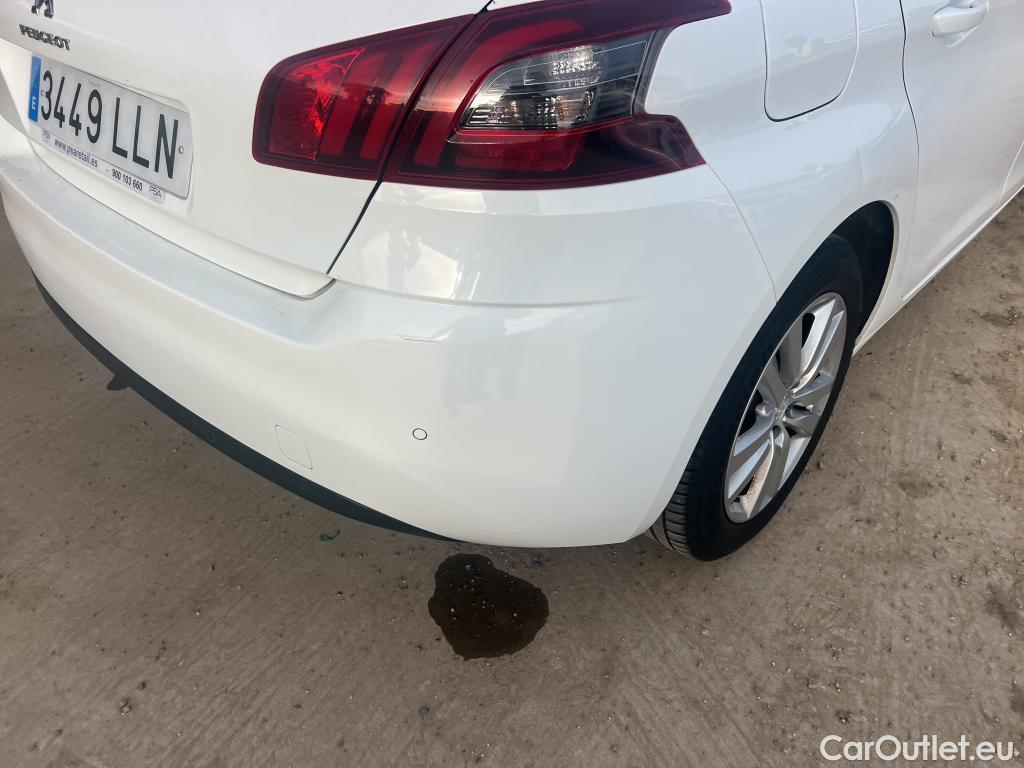  Peugeot  308 PEUGEOT  / 2017 / 5P / berlina con portón 5P Active Pack BlueHDi 100 S&S #32