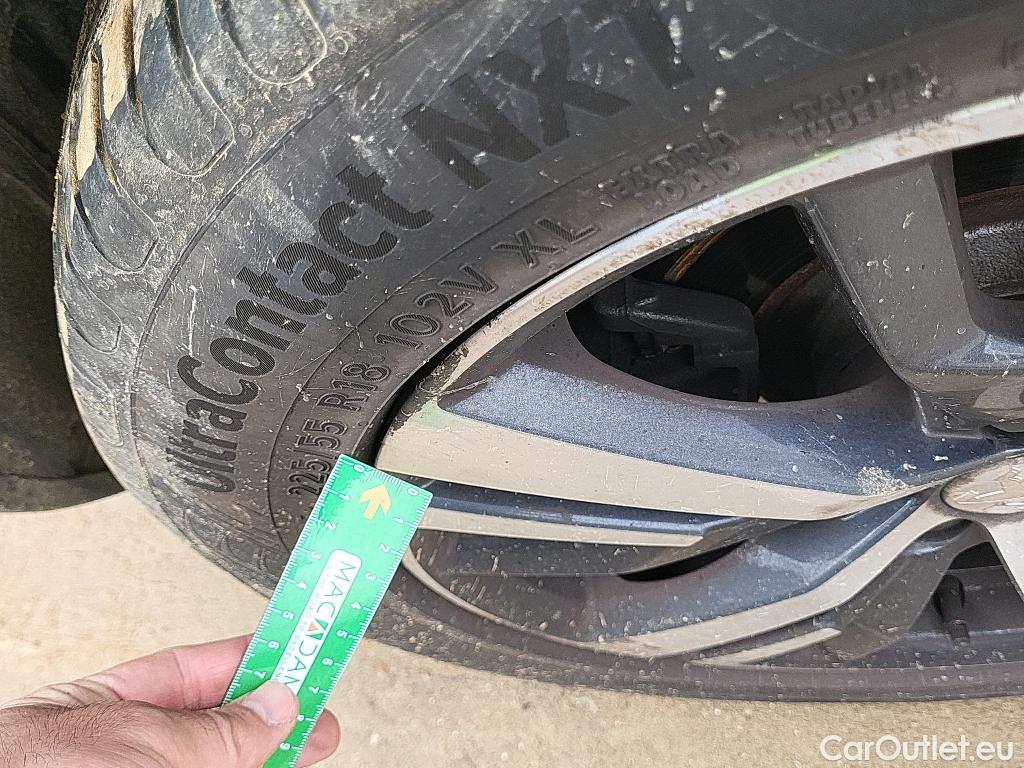  Peugeot  5008 PEUGEOT  / 2017 / 5P / todoterreno Allure BlueHDi 96kW (130CV) S&S EAT8 (CX) #10