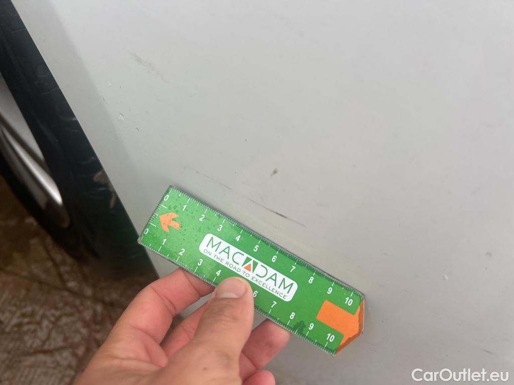  Peugeot  308 PEUGEOT  / 2017 / 5P / berlina con portón 5P Active Pack BlueHDi 100 S&S #4