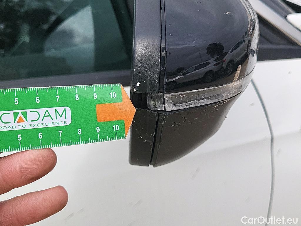  Peugeot  5008 PEUGEOT  / 2017 / 5P / todoterreno Allure BlueHDi 96kW (130CV) S&S EAT8 (CX) #24