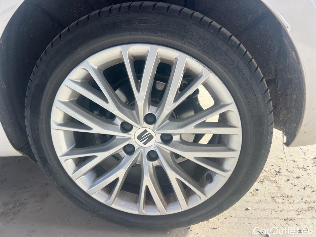  Seat  Leon SEAT Nuevo León / 2020 / 5P / familiar SP 1.4 e-Hybrid DSG S&S Xcellence Go L #12