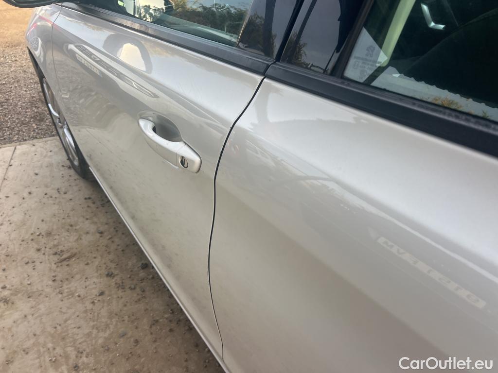  Peugeot  308 PEUGEOT  / 2017 / 5P / berlina con portón 5P Active Pack BlueHDi 100 S&S #9