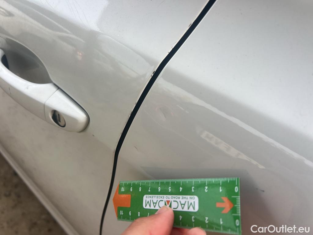  Peugeot  308 PEUGEOT  / 2017 / 5P / berlina con portón 5P Active Pack BlueHDi 100 S&S #10