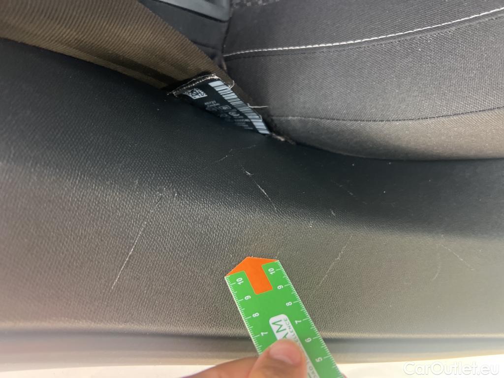  Peugeot  308 PEUGEOT  / 2017 / 5P / berlina con portón 5P Active Pack BlueHDi 100 S&S #25